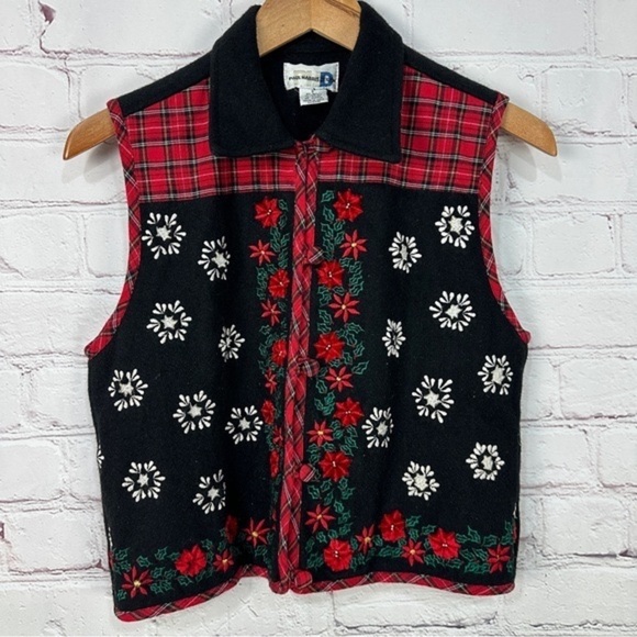 Vintage women’s Christmas vest wool size small holiday black red snowflakes - Picture 1 of 7